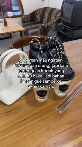 minimal kalo dh di tolongin tau diri lah yaaa, gamalu tuhh hbs di tolongin tpi pas ketemu malah buang muka, gausah sok belagu krna gue juga tau crita ttg lu😚#fypシ #katakata #xyzbca #belagu #gataudiri #jualcerita #wajahlugupenuhtiputipu🤭😄 