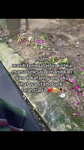 lapangkanlah kubur ibuku,berikan beliau tempat terbaik disisimu #sadvibes🥀 #anakbungsu #kangenibu #fypシ 