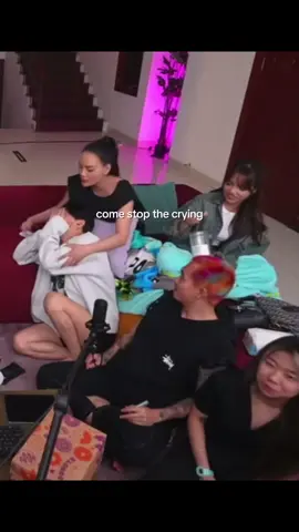 Cinta mereka setara banget 🥹🫶 Saling menjaga, sama sama act of service 🙂‍↕️💋 @Erika Carlina @Bravy ⚡️ #fyp #trending #bravy #vconk #erikacarlina #BravER #couple #sweet #Love #sefrekuensi #