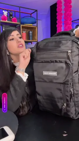 Mochila Romantic Crown com uma qualidade incrível! Resistente e com muitas repartições. 