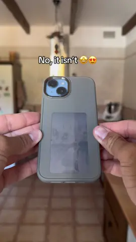 If you have an iPhone, you need this case 🤩😍 #case #digitalcase #iphonecase #smartcase #caseiphone #gift #couple 