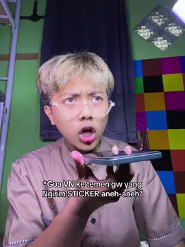 Dia STICKER nya Banyak banget anjir😔😭