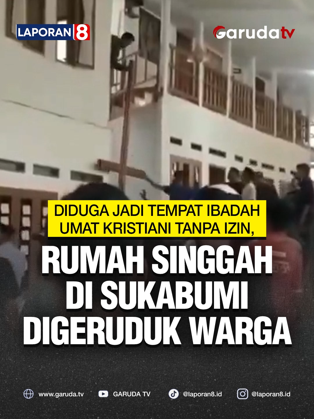 Ratusan warga Tangkil, Cidahu, Sukabumi, melakukan aksi protes usai salat Jumat (27/6) terkait penggunaan sebuah rumah singgah yang diduga dijadikan tempat ibadah umat Kristiani tanpa izin lingkungan maupun pemerintah setempat. Ketua RT menyebut rumah tersebut sudah tiga kali digunakan untuk misa dan sempat dipadati puluhan kendaraan. Meski telah diperingatkan melalui mediasi, aktivitas ibadah disebut tetap berlanjut. Pihak kepolisian, MUI, Babinsa, dan pemerintah desa pun turun tangan untuk mencegah kesalahpahaman antarwarga. Sementara itu, pengelola rumah, saudara Wedi, menyatakan tidak akan lagi mengadakan kegiatan ibadah dan akan berkoordinasi terlebih dahulu dengan lingkungan. Video | Editor: bobby_risakotta (x) | Asas Naskah | Admin: Putri | Sephi 🌐 Saksikan Garuda TV di Free to Air atau Streaming melalui: www.garuda.tv | YouTube Garuda TV | Aplikasi Vidio | Wewatch | IndiHome CH111 | Transvision CH824 | FirstMedia CH45 #Sukabumi #Cidahu #RumahIbadah #IzinTempatIbadah #WargaProtes #KebebasanBeragama #MediasiWarga #ToleransiAgama #BeritaDaerah #BeritaTerkini