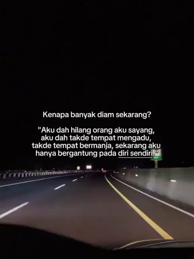 “Sayangi  diri sendiri lebih baik”. #fyp  #fypシ  #quotes #Wirda #katakata #fypppppppppppppp 
