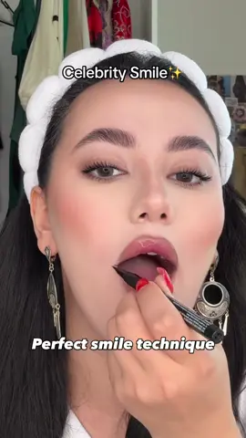 Celebrities smile hack #makeup #beautyinfluencer #fyp 
