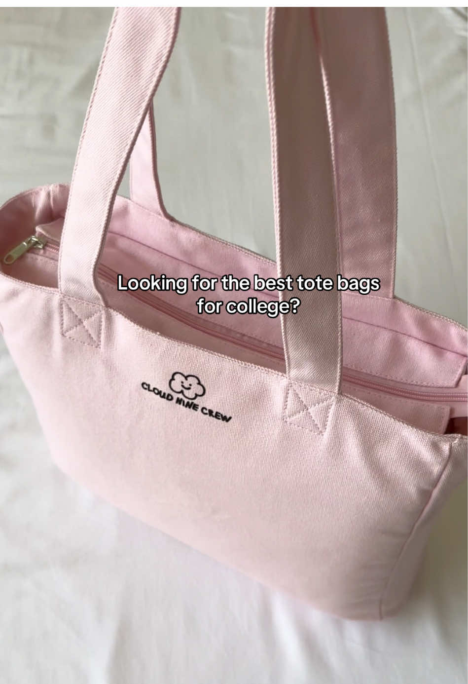 Getting my back to school supplies ready, starting with this best tote bag for college! This tote bag with pockets is perfect as a college tote or school tote!! It’s an essential when looking for back to school supplies. I love back to school shopping, but I’m so not ready to go back to school #whatsinmybag #totebag #besttotebag #besttotebagsforcollege #backtoschool #schooltote #collegetote #totebagwithpockets #collegebag #schoolbag #unibag