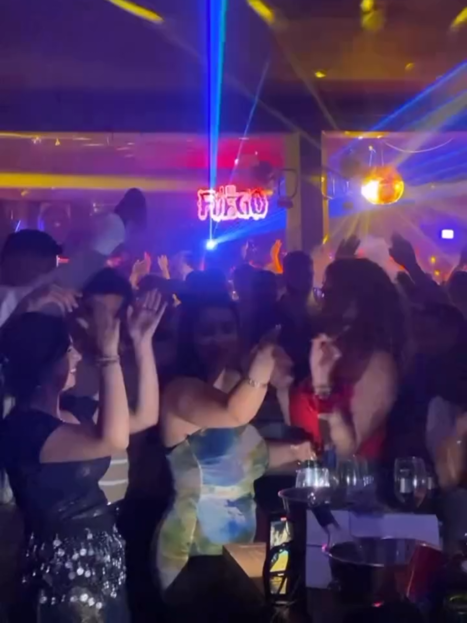 Steps Club Soussa 🍻 El Fuego 🔥 #وينك_بعد_نص_الليل #winek_baad_nos_lile #fyp #djremix #تونسية #تونس_المغرب_الجزائر #تونس🇹🇳 #تونس #tunisia🇹🇳 #tunisie #الشعب_الصيني_ماله_حل😂😂 #tunisia #tunis #tunisbynight #souss #sousse #sousse🇹🇳 #soussa #elfuego #steps 