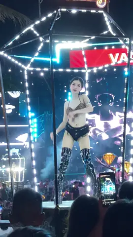 Lady cat 😸😸😸 #valleybeachclub #halong #hạlong #luonlohalong #xuhướng #fyp #tiktok #nhachaymoingay #quangninh #quangninh14 #barngoaitroihalong #dance #dancer #tranganhvalley 