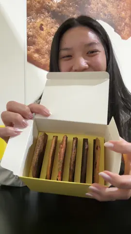 i saw this place on a tiktok a while back and never got the chance to go until recently 🍪 these cookies are actually so thin with the perfect chewy texture and they were only $7 for 6 cookies which is such a good deal imo 😍 they were good but honestly i didn’t love any of the flavors but that’s just bc i’m picky, EXCEPT for the double chocolate (i would purchase dozens of them alone!!! it was soooooo good). if you guys ever stop by hicksville area, highly recommend trying the double chocolate cookie 🤭 i’d also come back here to try their other flavors as they rotate 3 flavors monthly i think 😋! #cookies #cookie #thincookies #hicksville #hicksvilleny #longisland #li #longislandeats #lieats #ny #nyeats #dessert #desserts #cookietok #tastetest #mukbang #foodreview 