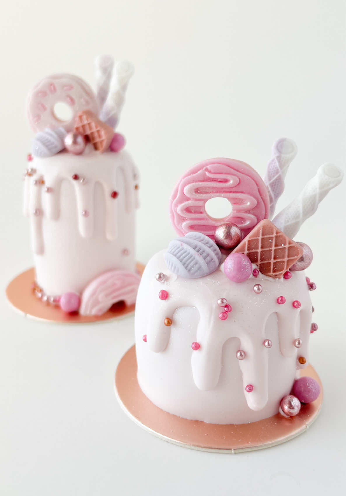 🍰 Cake popping should be FUN — and it totally is with our cake pop and fondant molds! 💕 From sweet donuts to cute wafers and candy shapes, these molds are perfect for decorating cakes or letting the kids join in with play dough fun! 🎨👩‍🍳 Beautiful pops are by @Unforgedible Art®  #FondantFun #CakeDecoratingWithKids #FondantMolds #CakeyPlayDay #BakingIsPlaytime #CakePops #MyLittleCakepopMolds #SmallBusiness #CakePopsForAll #MyLittleCakepop #smallbusiness #smallbusinesstiktok #Summer #summertreats 