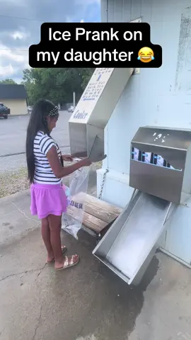 😂😂😂 #fyp#foryoupage#parati#prank#ice#icemachine#funny#humor#laughs#