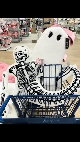 Code Orange!!! It’s happening. Going live soon 👻👻👻 #halloween #halloweenlook @HomeGoods 