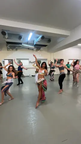 ❤️🪬 my beautiful class bellydancing at Pineapple studios ! JOIN MY ONLINE Bellydance challenge #bellyfitbyleilah #bellydance #learnbellydance 