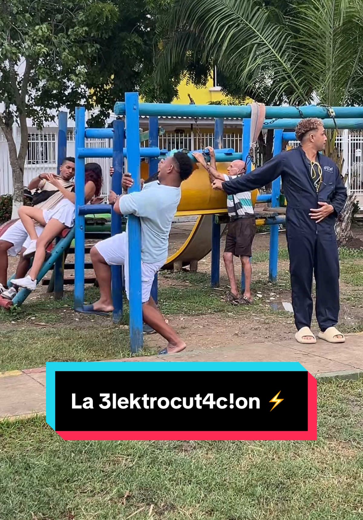 La 3lektrocut4c!on ⚡️ #broma 