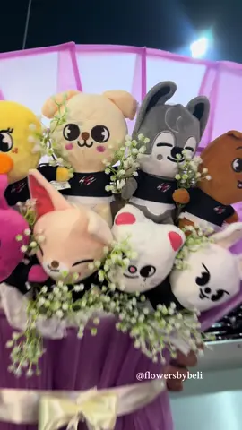 Straykids plushie graduation bouquet ‪♡  Order now on Instagram @flowersbybeli #fyp #ramo #ramobuchon #flowersbybeli #straykids #kpop #viral 