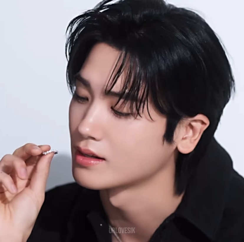 i love his long hair so so much <33 - #parkhyungsik #hyungsik #박형식 #CapCut 
