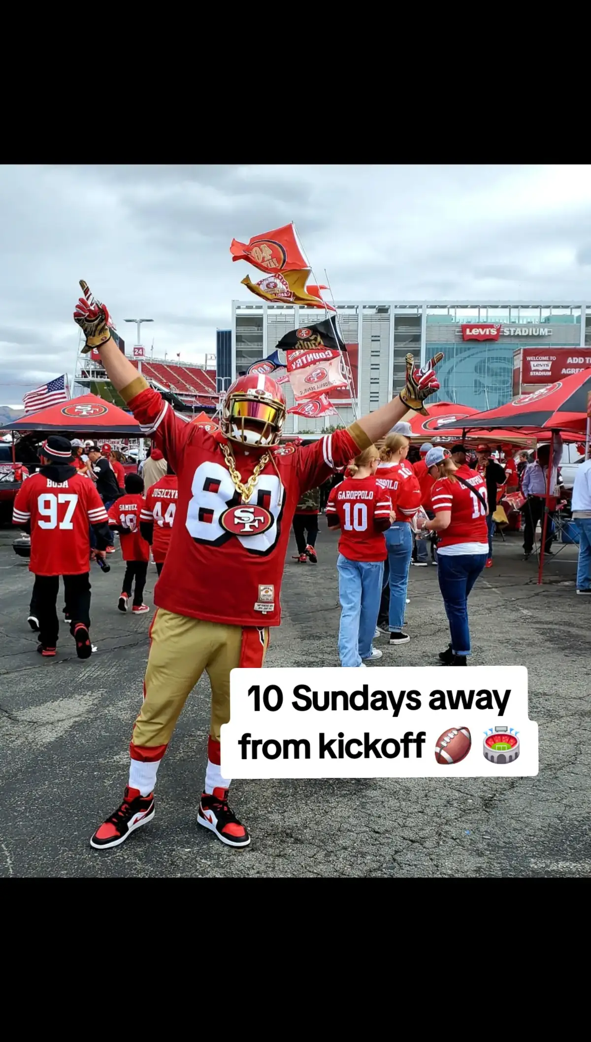 #49ers #49ersfaithful #fttb #Sanfrancisco49ers #nfl #seahawks #larams #rams #lasvegasraiders #raiders #dallascowboys #cowboys #levisstadium #trainingcamp 