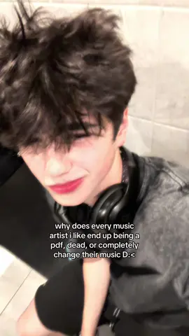 fried by fluoride, wifiskeleton, and alex g… (I SWEAR I DONT HAVE TIKTOK MUSIC TASTE) #fyp #09 #alt #emoboy #mlm #bi #friedbyfluoride #wifiskeleton #alexg 