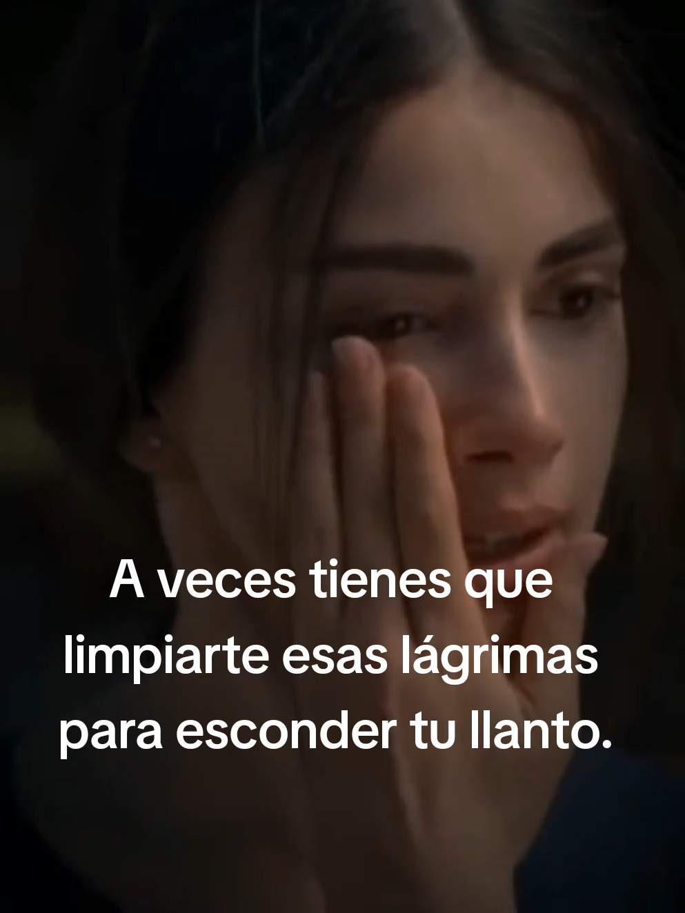 A veces tienes que limpiarte esas lágrimas para esconder tu llanto. #calmainterior10  #calmainterior #proceso #lagrimas #esconder #apariencia  #simulacion #familia #llanto  #desesperacion #huir  #problemas #depresion  #aislamiento #autoestima #dios #diosescucha #estoysolo  #nadiemeescucha  #mynormorales  #diosestacontigo #feendios  #esperanzaendios  #reflexion  #cristianos #jovenescristianos #corazonesadoloridos #hombres #mujeres #latinoamerica #españa #guatemala #estadosunidos 