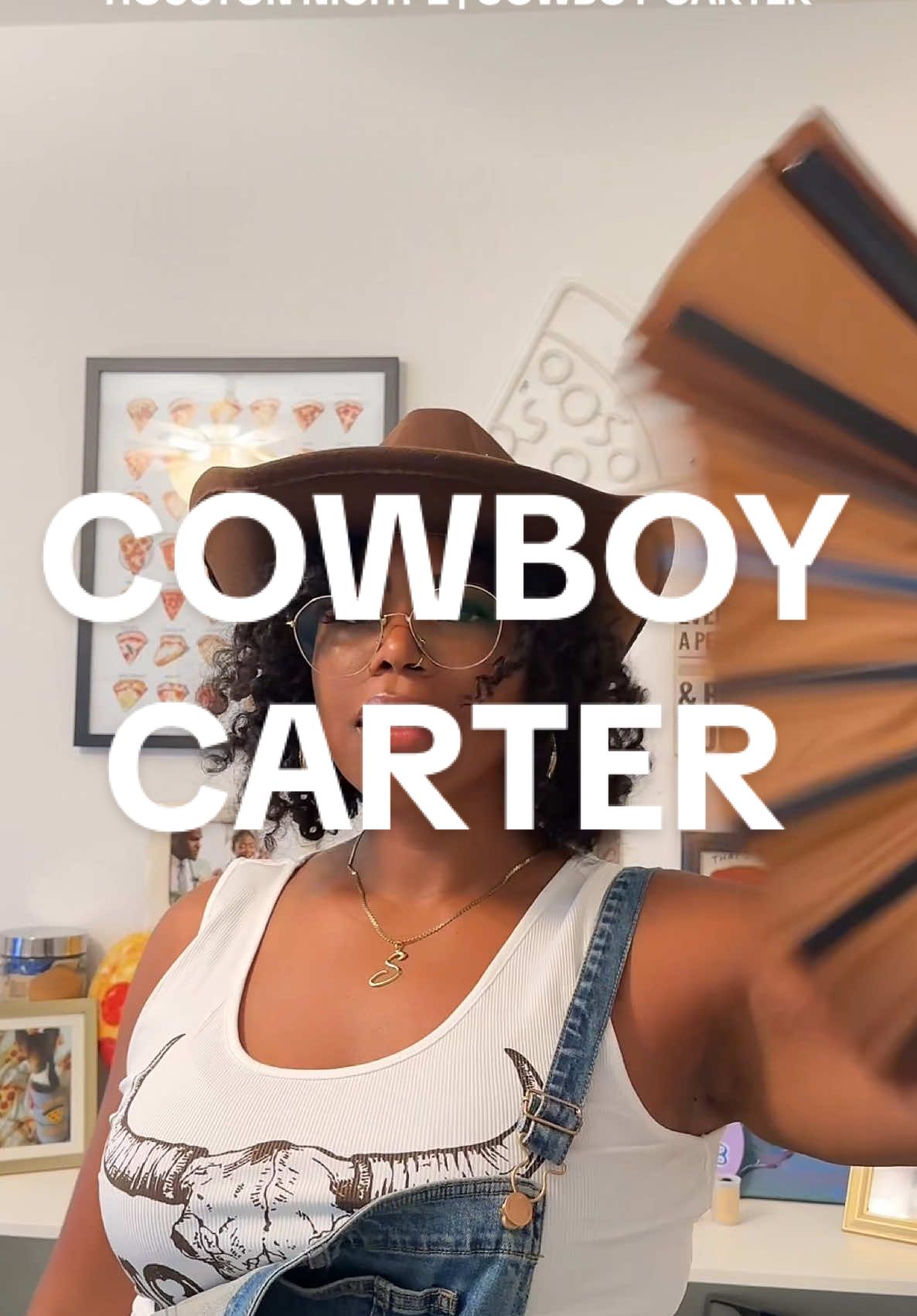 A successful “let’s shop my closet” 🤠🤎 #houston #cowboycarter 
