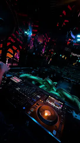 Giai điệu bài nhạc không có loái thoát #njr #thịnhhành #viral #giaitritiktok #fyp #nhachaymoingay🎧 #chinatiktok #club #thankyou 
