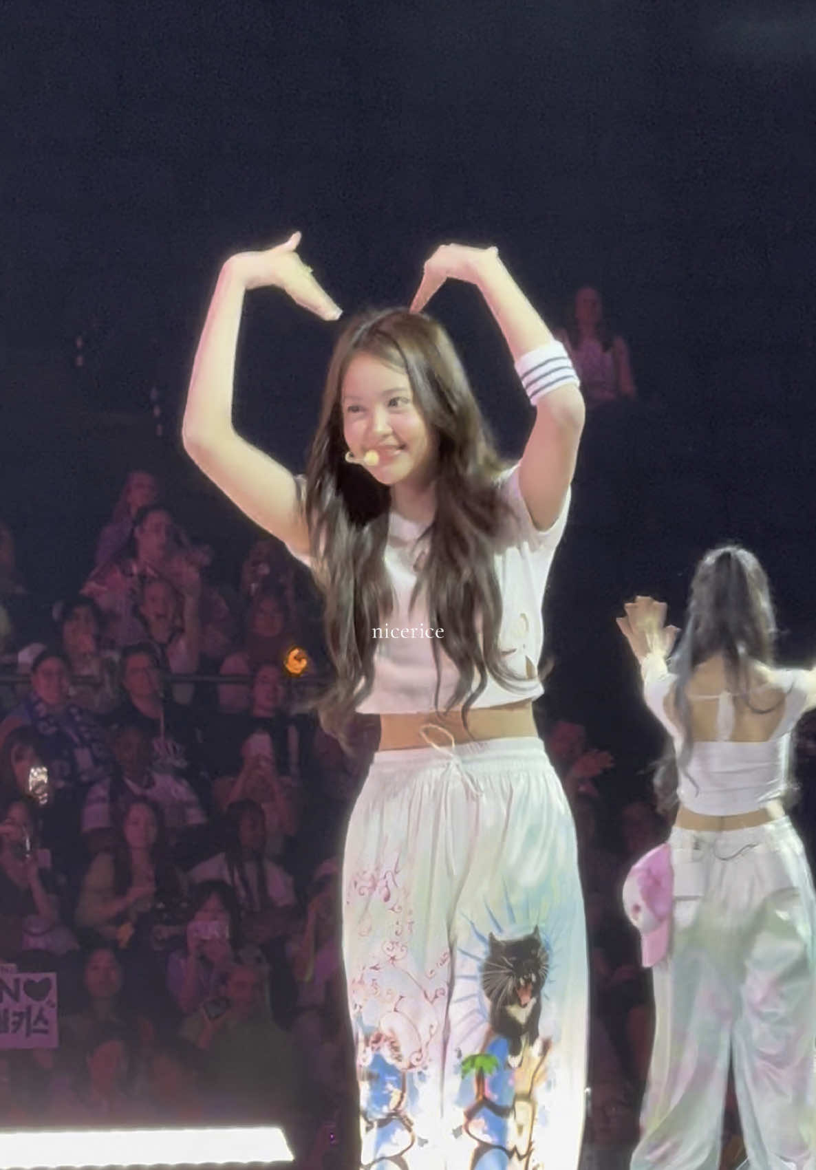 hearts2hearts at soundcheck smtown london!! #h2h #hearts2hearts @Hearts2Hearts #carmen #carmenita #sm #sment #smtown #smtown_live #smtown_official #smtownfamily #smtownlondon #style #하츠투하츠 #S2U #하츄 #주은 #juun #카르멘 