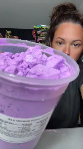 Cotton candy PURPLEEE powder gushers #fyp #gushers #cottoncandy #zandbcandiez #candyreview 
