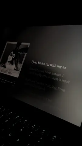 #lyric #applemusic #lyrics_songs #arianagrande #letmeloveyou 