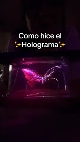 Aquí les dejo el tutorial, puede ser cualquier platito transparente y un plástico de alguna bandeja desechable #experiment #hologram #experimentos #magia #magic #butterfly #ciencia 