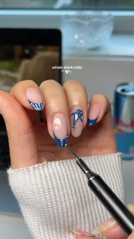 okyeah I’m obsessed 🫶🐋🐚🌊 #nailinspo #diynails #nailtutorial #whalesharknails #summernails #bluenails 