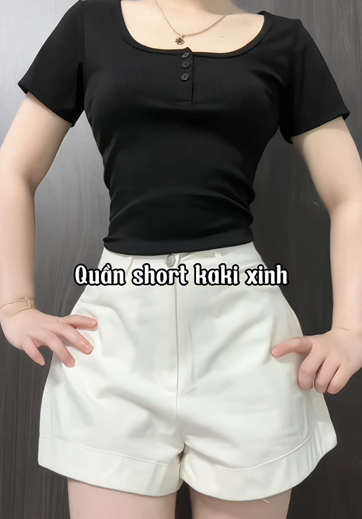 Quần short trắng phối gì cũng xinh #review #reviewquanao #quanshort #quanshortnu #quanshortkaki #outfit #phoidoxinh #thoitrang #xuhuong 