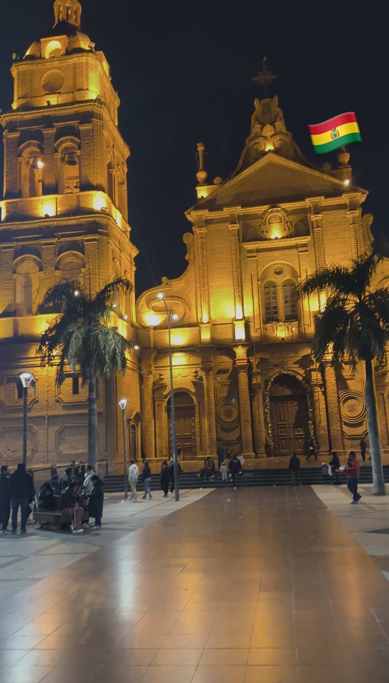 🇧🇴 Domingo en la Plaza 24 de Septiembre — Santa Cruz de la Sierra #bolivia🇧🇴 #viajeros #porelmundo 