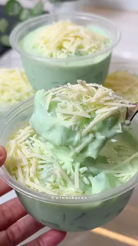 Buko Pandan Creamy Bahan : 1 sachet puding pandan 100 gr whippcream bubuk 200 ml air es 250 gr nata de coco 1 buah daging kelapa muda 1 kaleng susu evaporasi 1 sachet kental manis (sesuai selera kalian yaa) Secukupnya pasta pandan (supaya warnanya cantik) Keju parut untuk topping #bukopandan #creamybukopandan #bukopandancreamy #creamy #dessert #kelapa #resepbukopandan #takjil #masakansimpel #resep #resepmasakan #reseprumahan #resepsederhana #masaksimpel #masakansederhana #masakanrumahan #masakanrumahan #masakan #resepnusantara #resepsimpel #resepmudah #reseppraktis #ideresepmasakan