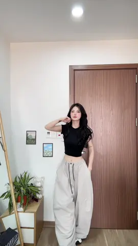 Quần đẹpp nà #viralvideo #xhtiktok #măcđep #môingaymotoufit 