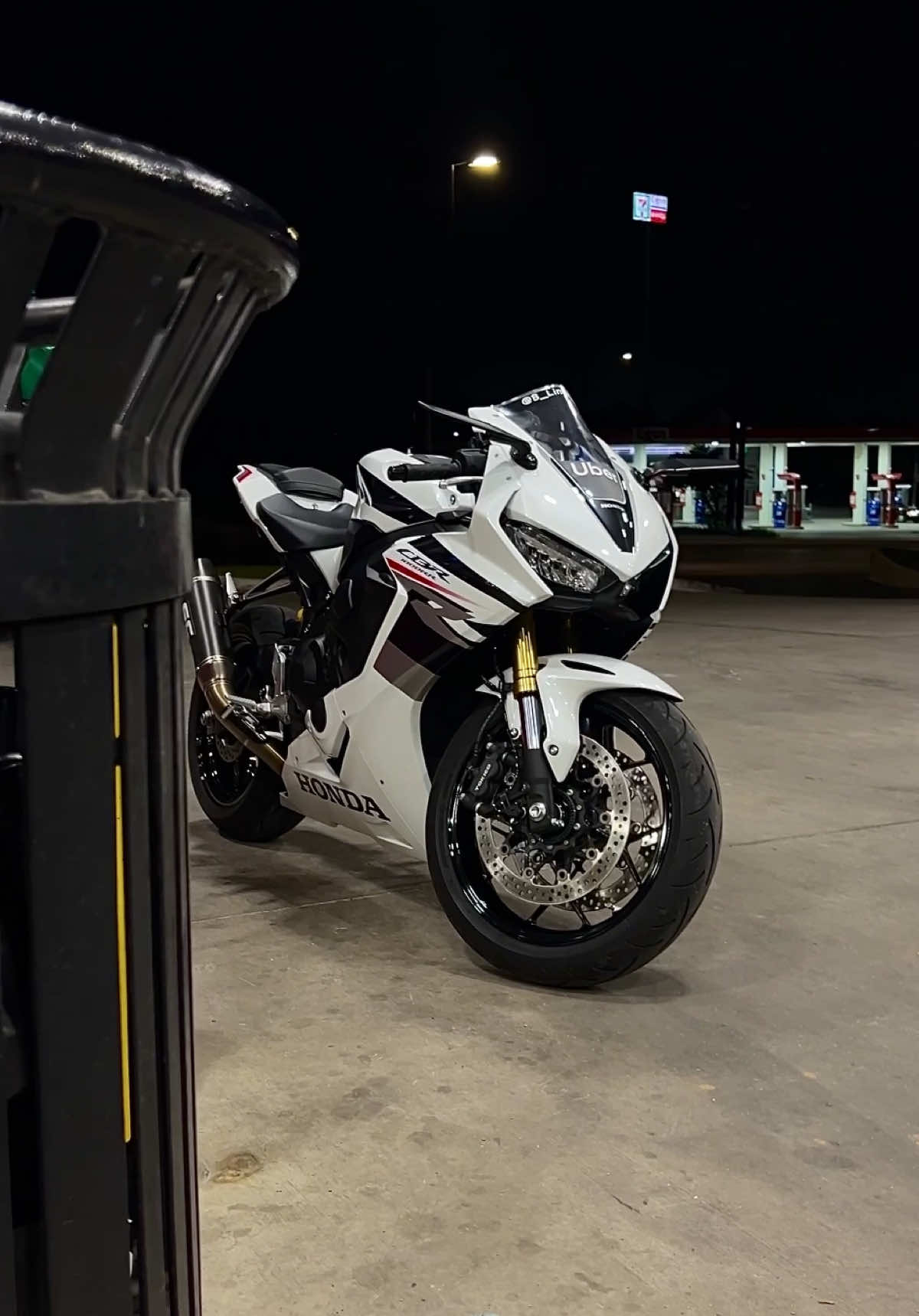 Did anyone order a Uber 😼 #cbr1000rr #cbr #cbr1000 #motorcyclesoftiktok #bikesoftiktok #1000rr #honda #honda1000rr #motorcycles #bikesofinstagram 