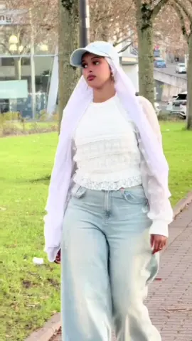 🤍🙋🏻‍♀️#idilabdirashid🦋 #fyp #somalitiktok #viralvideo 
