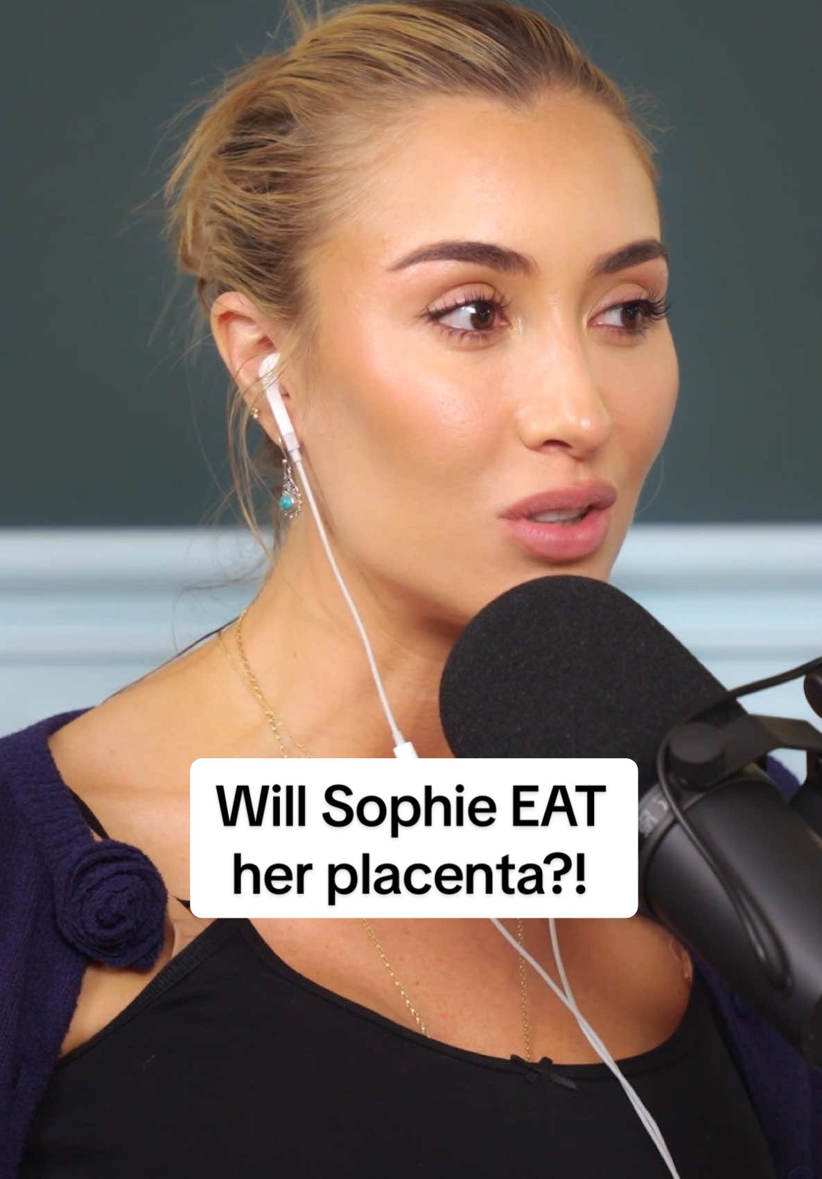 New episode out now!! We never thought we’d have this conversation 😅 To stream the full episode search ‘NearlyParents placenta’ on YouTube, Spotify or Apple. #pregnancy #pregnancyjourney #pregnant #healthyrecipes #placenta #placentapills #podcasts #clips #jamielaing #sophiehabboo 