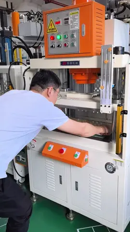 Four-column hydraulic cutting machine，sheet die-cutting hydraulic press，PET plate cutting hydraulic press, plastic sheet punching hydraulic press#hydropress#Fourcolumnhydraulicpress#Hydrauliccuttingmachine#Plasticsheetcuttingmachine#PETsheetcuttingformingmachine#Plasticcardpunchingformingmachine#PCfilmsheetdiecuttingmachine#PCsheetdiecuttingmachine#Hydraulicdiecuttingmachinemanufacturer