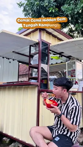 Cemal cemil hidden gem nak tengah kampung, Harga kaki lima rasa bintang lima yoiki cemal cemil by faroh wes koyok menu nang cafe