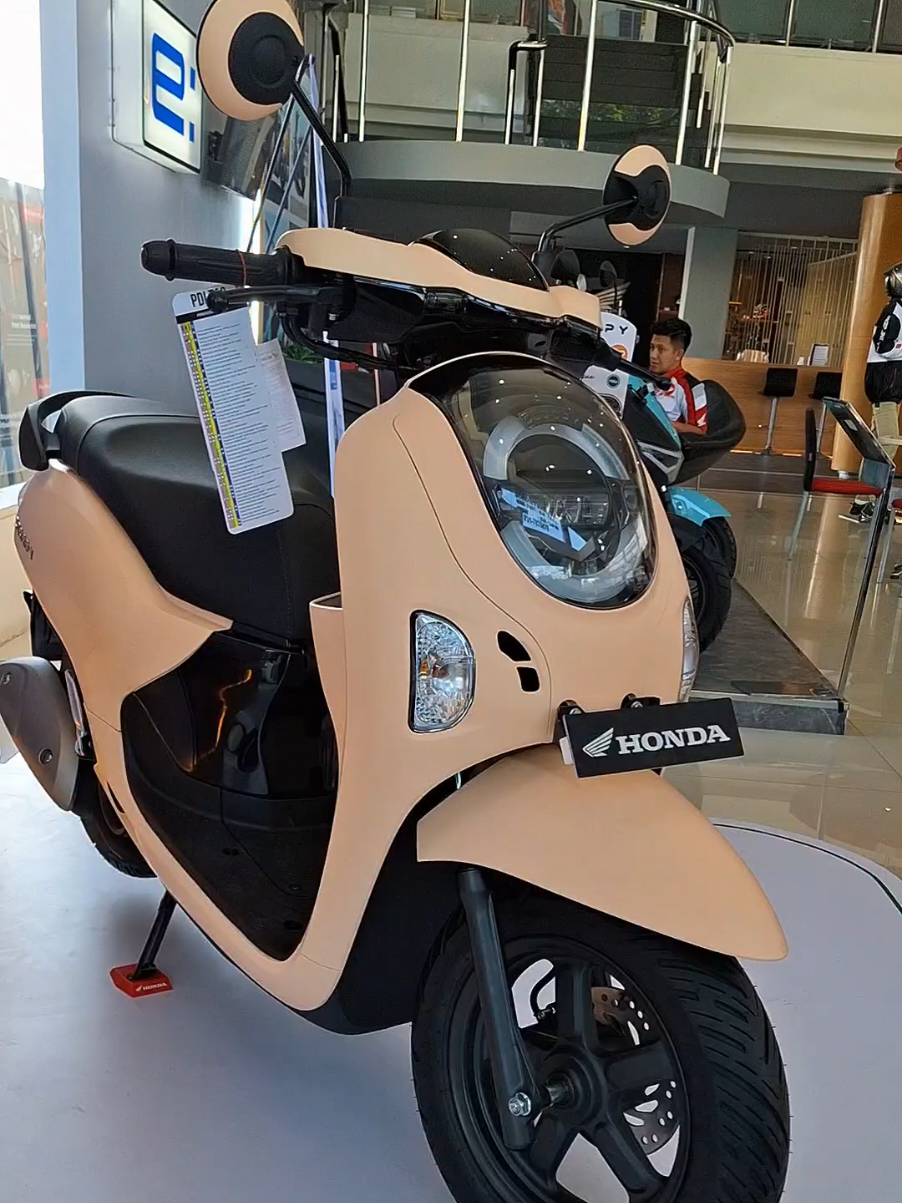 Sorrrrr❗️❗️❗️, New Honda Scoopy😊. Warna na nya menarik juga nih masbro😍. #honda #matic #scoopy #hondascoopy #2025 #medan  #warna #viral #fyp #indako #indako_hondasumut #indako 