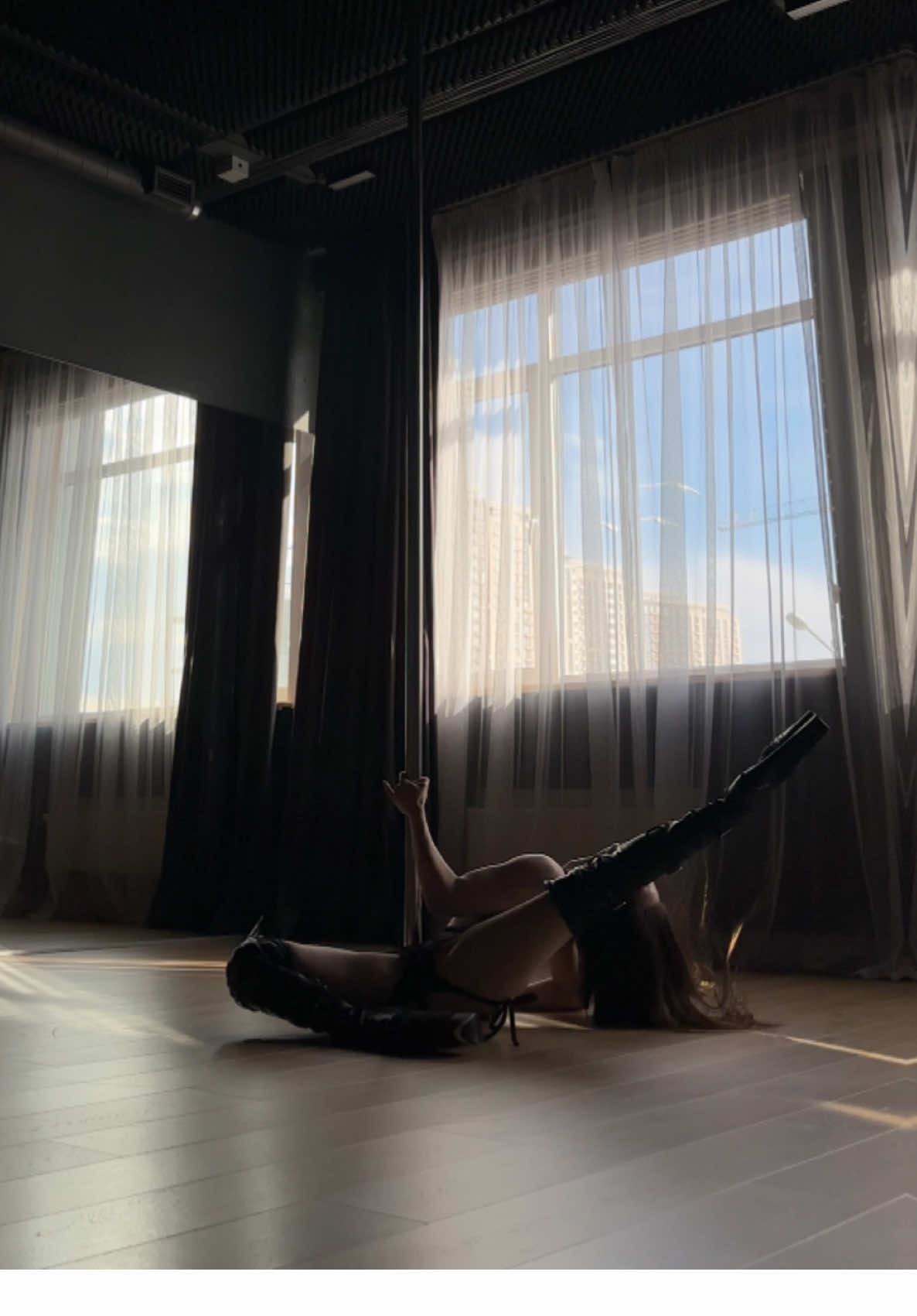 #exokoshka #polecombo #poletricks #handstand #exoticpole #poledance #exoticflow #exoticpoledance 
