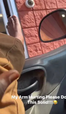 “My arm hurting please do me this solid #fyp #foryoupage #foryou #😂 #men #woman #🤣🤣 #funnyvideos #🤣 #work #😂😂 