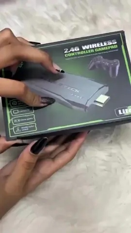 A nostalgia está de volta! Com o Stick Game 4K você joga clássicos retrô direto na TV, com 64GB de memória e 2 controles sem fio. Diversão garantida pra todas as idades!#CapCut#VideoGameRetrô #Stick4K #JogosAntigos #NostalgiaGamer #ControleSemFio #DiversãoEmCasa #SuperNintendo #MegaDrive #Anos90 #GamesClássicos #AchadinhosTech #gamerretrô 