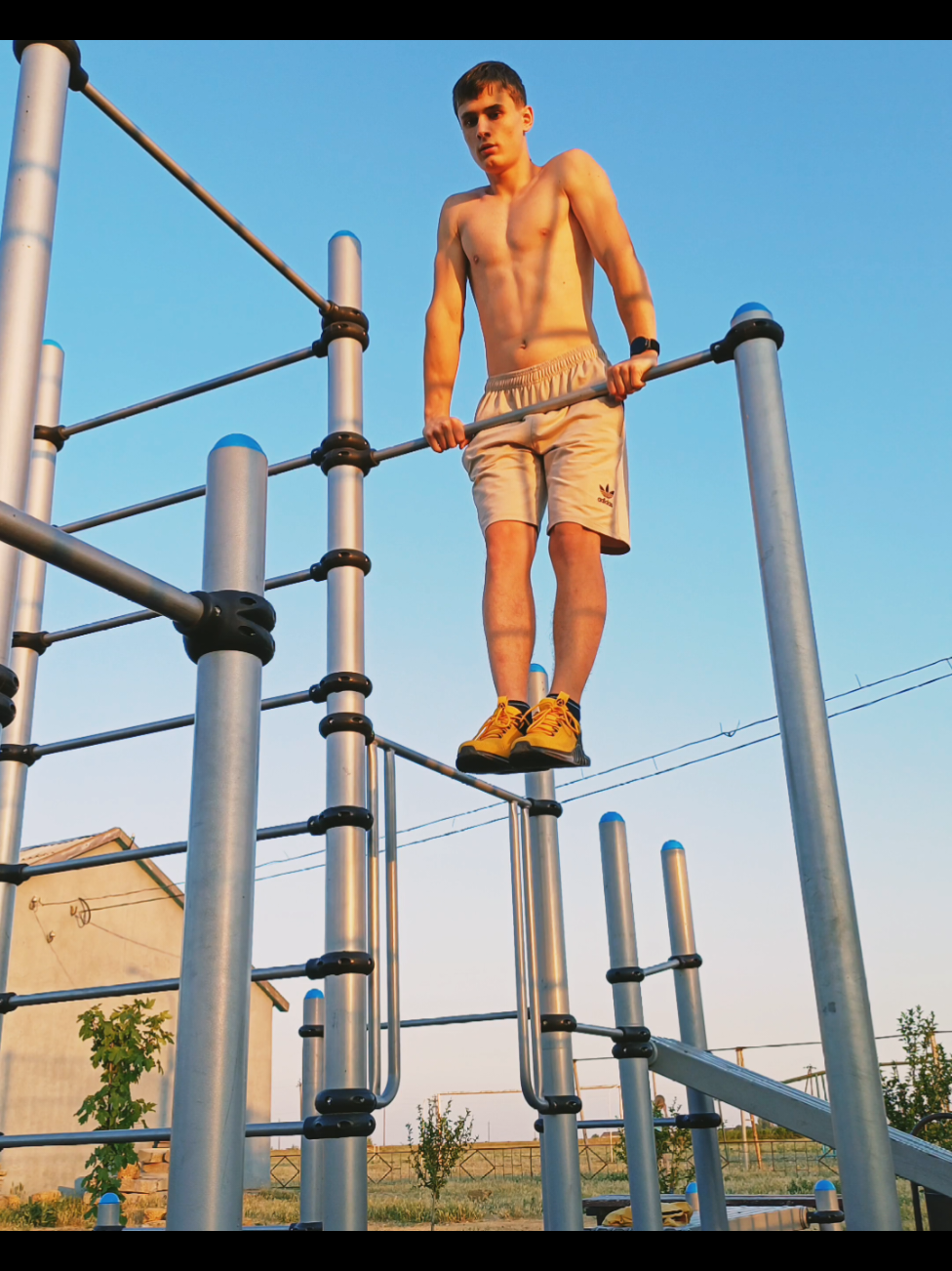 Корявенько, но пойдет) #выходысилой #workout #streetworkout #aestheticsworkout #sport #training 