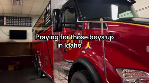 Last night, in Coeur d'Alene,  Idaho, two firefighters were killed and another was wounded in a shooting incident. The incident occurred while the firefighters were responding to a fire. The gunman was found dead after the shooting. #blowthisup #viral #fyp #firefighter #idahofirefighters #sendprayers 
