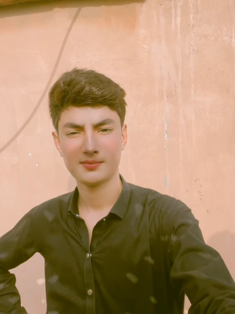 black 🖤😎#viraltiktok #hassan #viral #fyp #f #humor #viral #f 