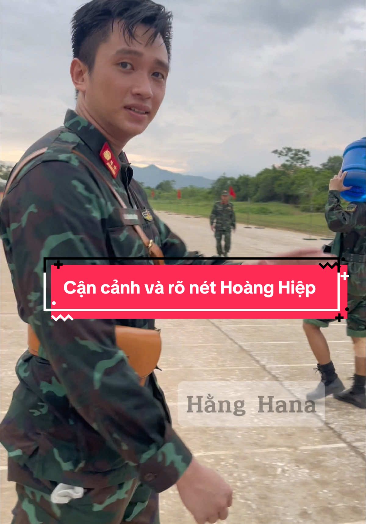Như này đã đủ cận cảnh và rõ nét chưa nè🤭 Ngày nào cũng gặp ,nên thấy em ấy rất điềm đạm và thân thiện lắm ạ🇻🇳😍 #xuhuong #lehoanghiep #a80 #dieubinh #viraltiktok #xuhuongtiktok #hanghana