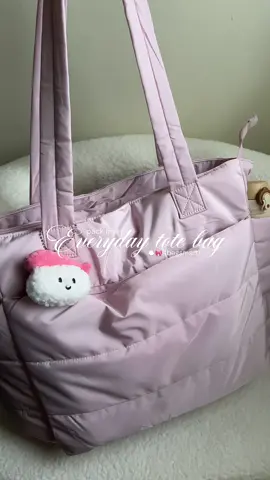my everyday tote bag 🎀💫 #totebag #everydaybag #totebagaesthetic #largecapacitybag #schoolbag #fyp #trending #viral 