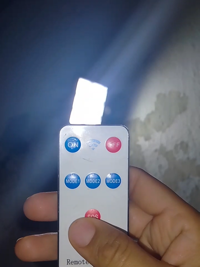 luz de 6-8 horas después de cargar mi 6 horas de sol 😎  #luzsolar #panelessolares #lampara #lamparaled #sensordemovimiento 