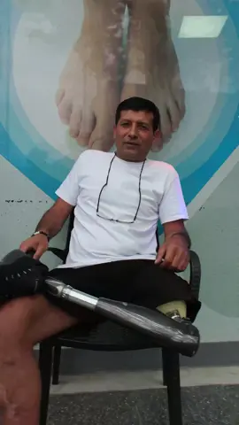 Our patient and his C - leg prosthetic leg 🤩 #prosthetics #amputeelife #prosthesis #luxmed #abovekneeamputee 